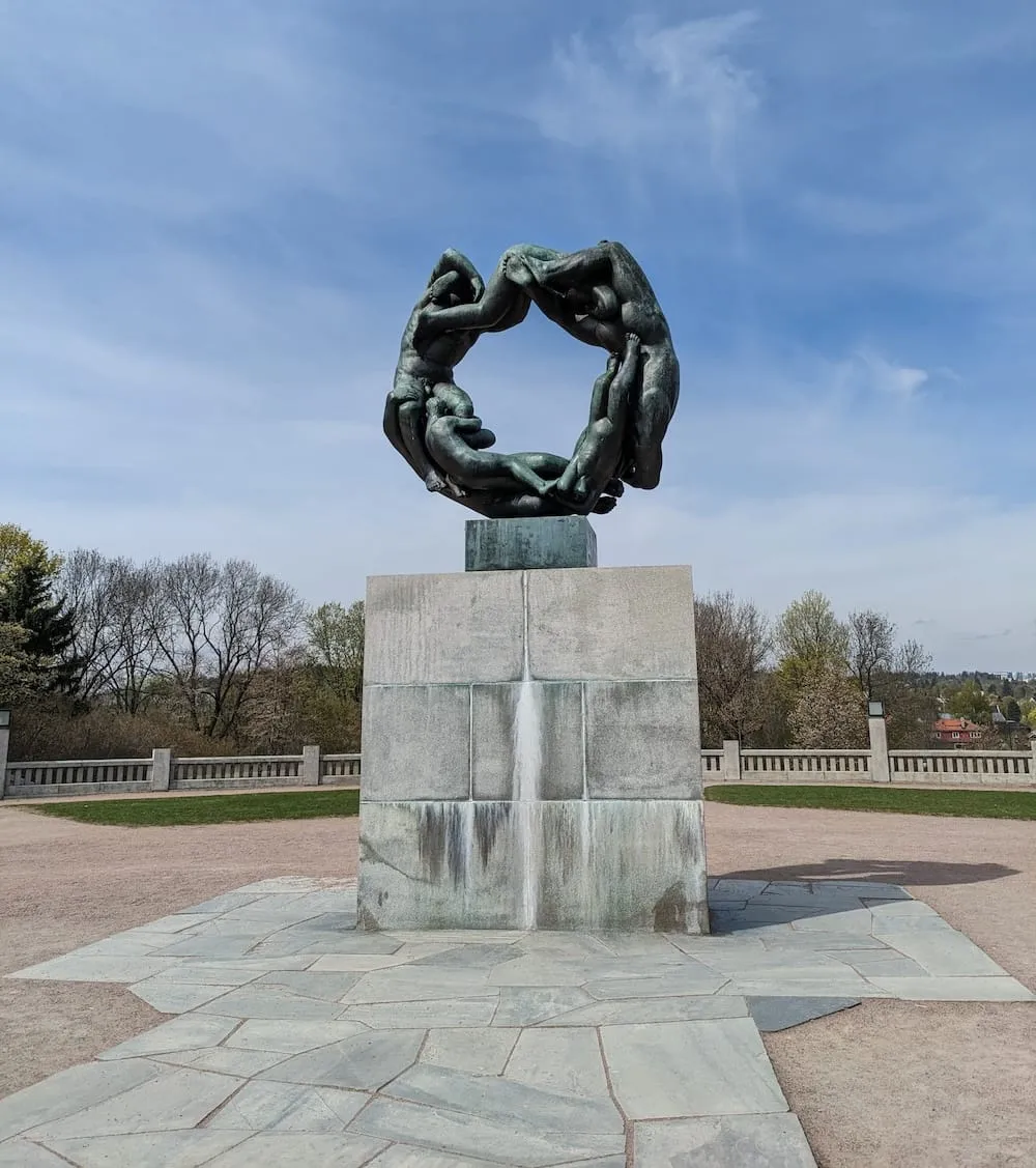 vigeland12